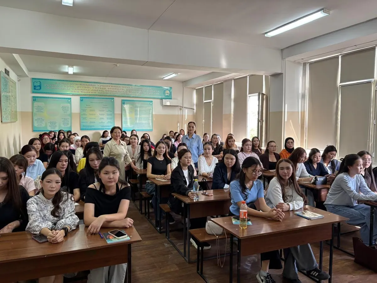 Қазақстандағы әлеуметтік жұмыс пен әлеуметтік қызмет көрсету жүйесінің негізгі халықаралық және ұлттық нормативтік-құқықтық актілері талқыланды
