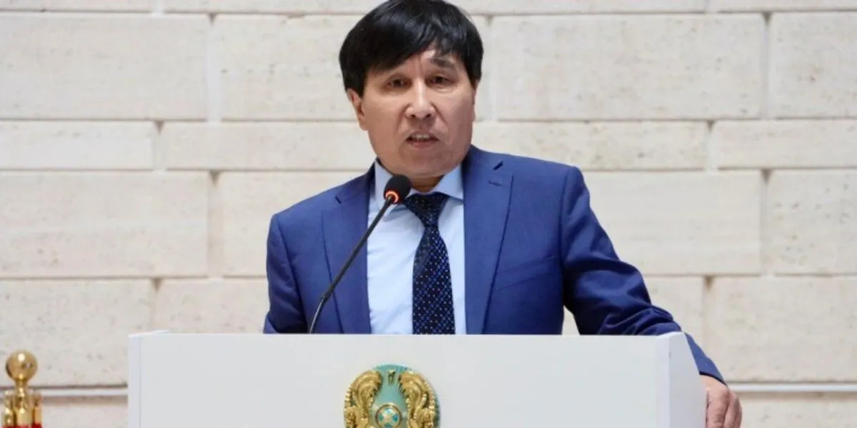 «Мұғалімнің міндеті – есеп толтыру емес»: Жомарт Симтиков Жолдаудағы әлеуметтік мәселелерді талдады